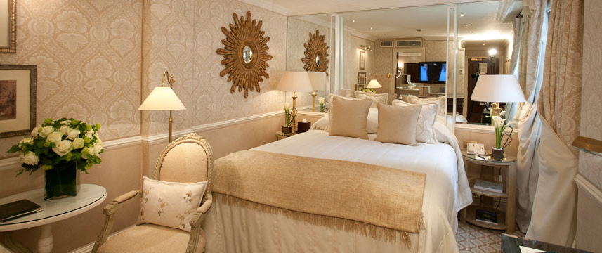 Milestone Superior Queen room