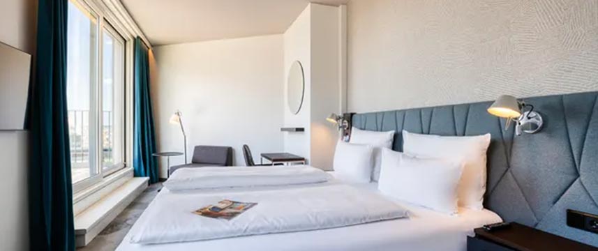 Motel One Brussels - Balcony Room Motel One Brussels - Balcony Room
