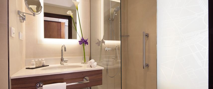 Movenpick Hotel Paris Neuilly - Bathroom Movenpick Hotel Paris Neuilly - Bathroom