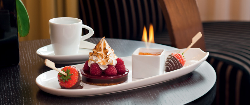 Movenpick Hotel Paris Neuilly - Dining Movenpick Hotel Paris Neuilly - Dining