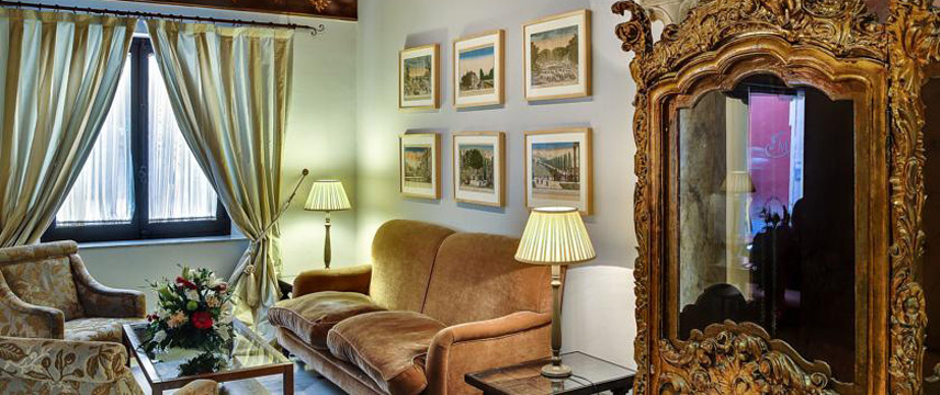 Murillo Hotel - Seating Murillo Hotel - Seating