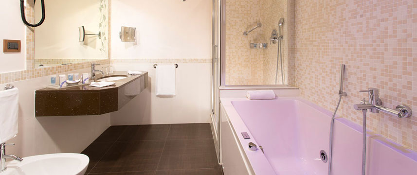 Nazionale Hotel Junior Suite Bathroom