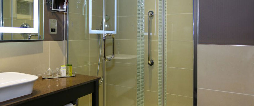 Nottingham Gateway Hotel Bath Room