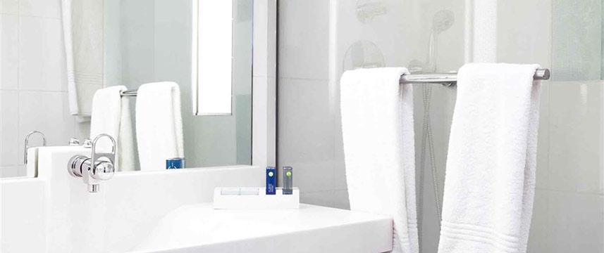 Novotel Reading Centre - Bathroom Novotel Reading Centre - Bathroom