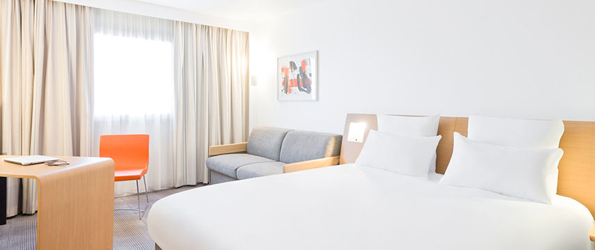 Novotel Reading Centre - Standard Room Novotel Reading Centre - Standard Room