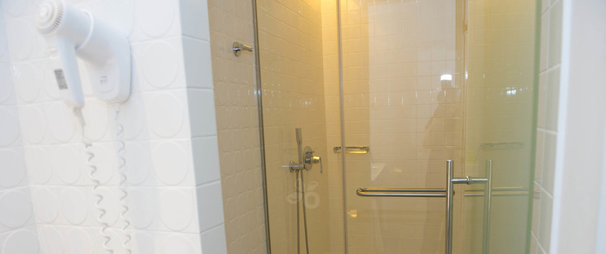 One Shot 23 - Shower