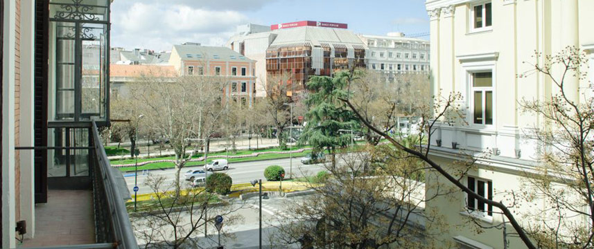 One Shot Recoletos 04 - Balcony View