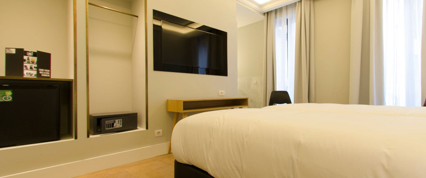 One Shot Recoletos 04 - Double Room