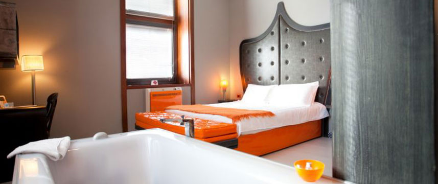 Orange Hotel - Junior Suite Room