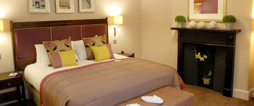 Oxford Thames Four Pillars - Double Bed Oxford Thames Four Pillars - Double Bed