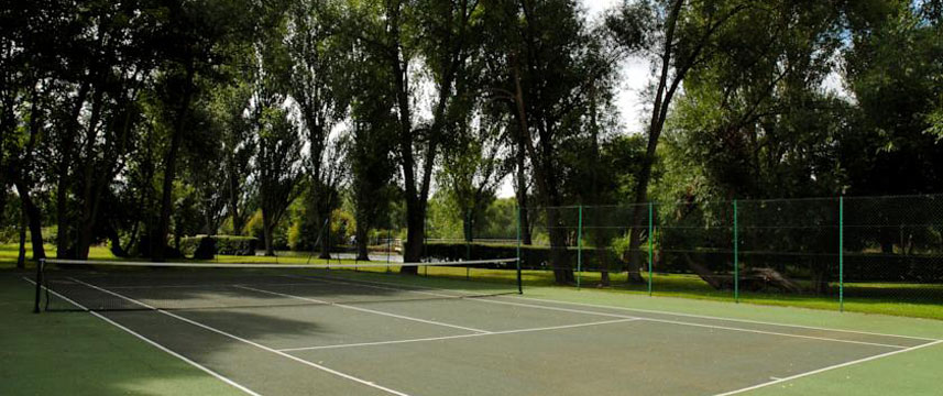 Oxford Thames Four Pillars - Tennis Court Oxford Thames Four Pillars - Tennis Court