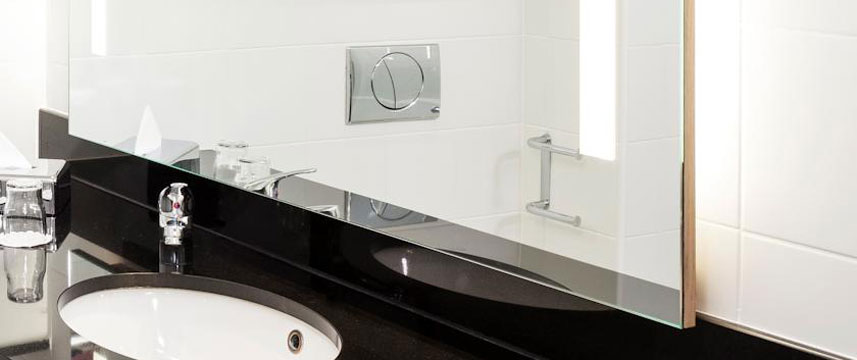 Park Inn Belfast - Bath Room Park Inn Belfast - Bath Room