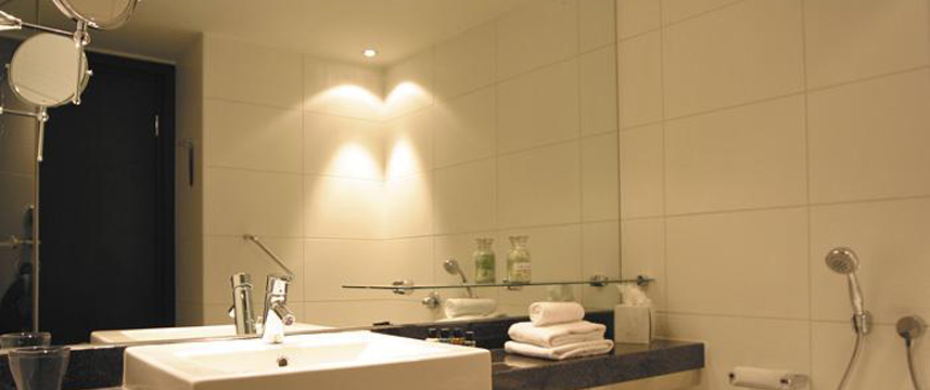 Park Plaza Riverbank London - Bathroom Park Plaza Riverbank London - Bathroom