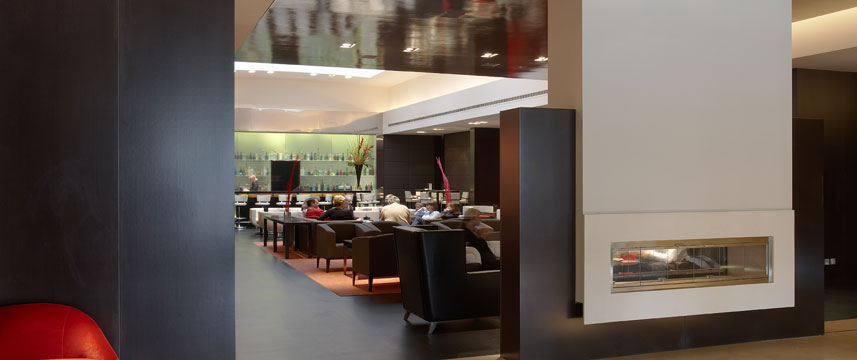 Park Plaza Riverbank London - Lounge Bar Park Plaza Riverbank London - Lounge Bar