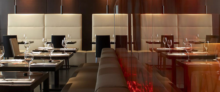 Park Plaza Riverbank London - Restaurant Seating Park Plaza Riverbank London - Restaurant Seating