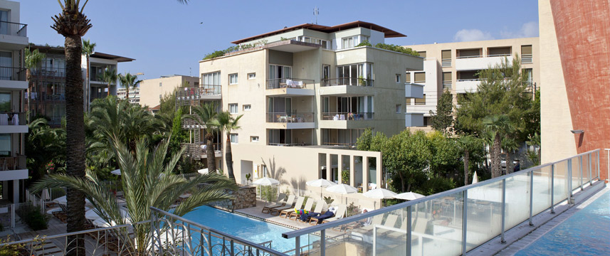 Port Prestige Hotel Exterior