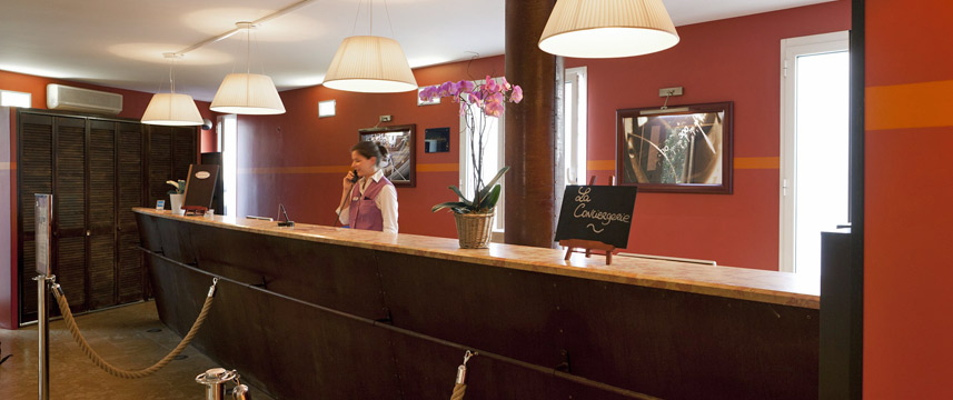 Port Prestige Reception Desk