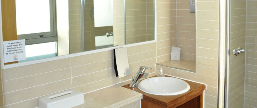 Premier Apartments Nottingham - Bathroom