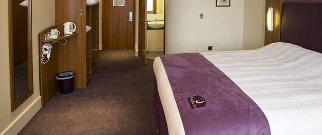 Premier Inn Edinburgh Haymarket - Bedroom Premier Inn Edinburgh Haymarket - Bedroom