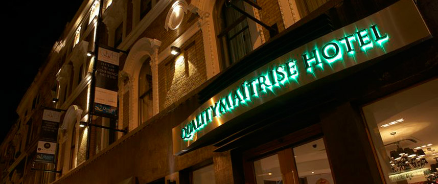 Quality Maitrise Hotel Exterior Night Quality Maitrise Hotel Exterior Night