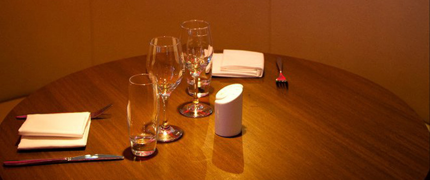 Ramada Encore Belfast City Centre - Table Ramada Encore Belfast City Centre - Table