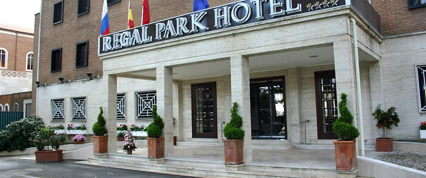 Regal Park Hotel - Entrance