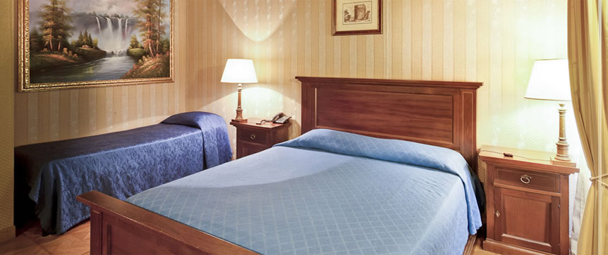 Relais Group Palace - Bedroom Family