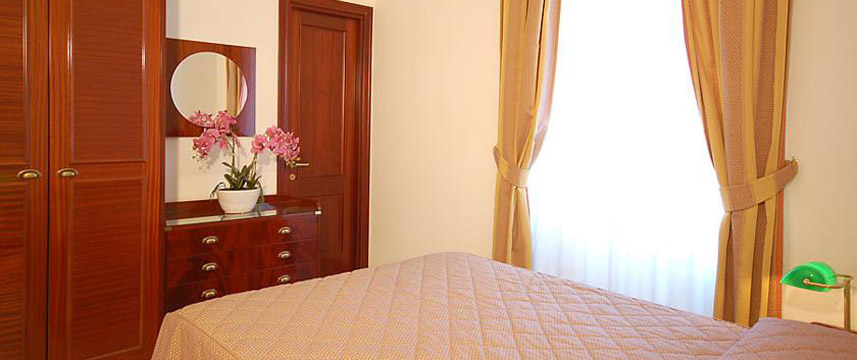 Residence Vatican Suites - Double Bedroom
