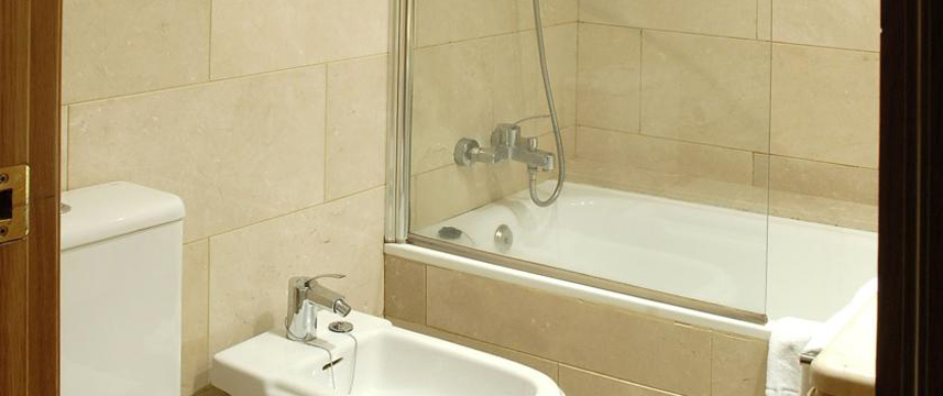 Reyes Catolicos - Bathroom Reyes Catolicos - Bathroom