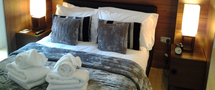 Rez Apartments - Eames Bedroom