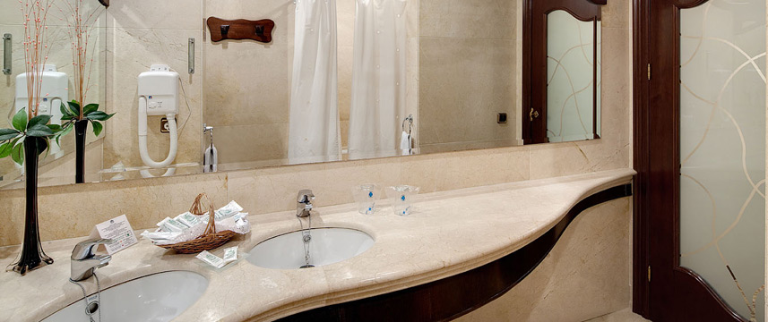 Rialto - Bathroom Rialto - Bathroom