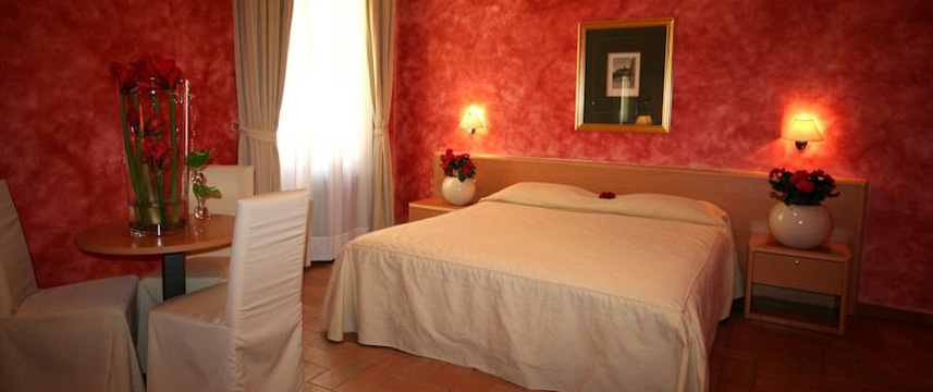 Roma Hotel - Double Bedroom