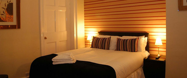 Roscoe House by Urban Chic Double Roscoe House by Urban Chic Double