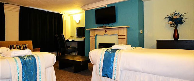 Roscoe House by Urban Chic Triple Roscoe House by Urban Chic Triple