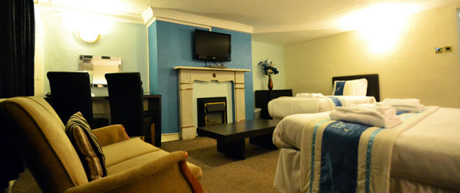 Roscoe House by Urban Chic Triple Room Roscoe House by Urban Chic Triple Room