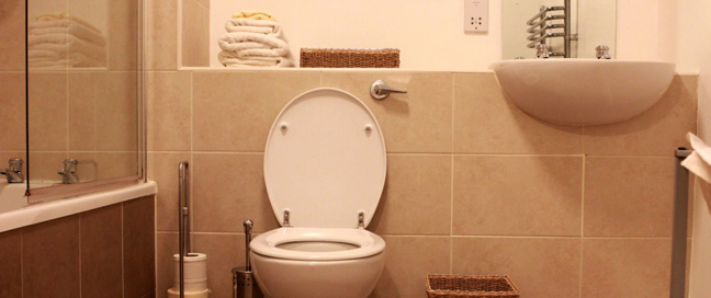 Rotana Apartments - Bathroom