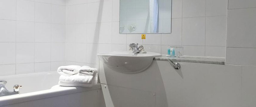 Roundhouse Hotel Bournemouth - Bathroom