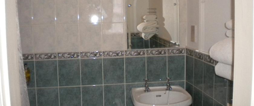 Royal Scotts Club Bathroom