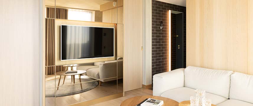 Ruby Emma Amsterdam - Resident Double Seating Ruby Emma Amsterdam - Resident Double Seating