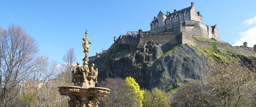 Salisbury Green - Edinburgh Castle Salisbury Green - Edinburgh Castle