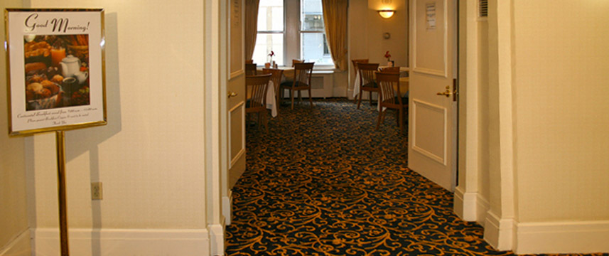 Salisbury Hotel - Hallway
