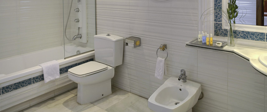 San Sebastian Playa - Bathroom