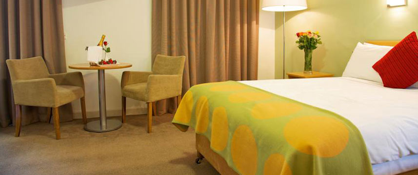 Sandymount Hotel - Room Table