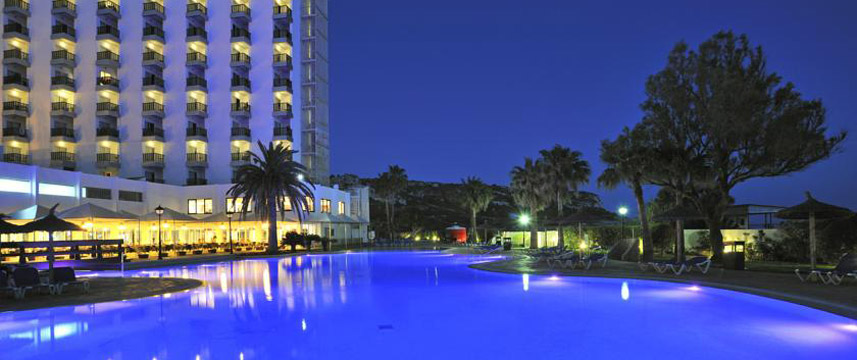 Sol Milanos Pinguinos - Exterior Night Sol Milanos Pinguinos - Exterior Night