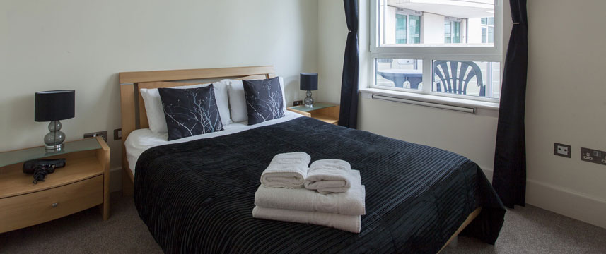 St George Wharf Apartments - Bedroom