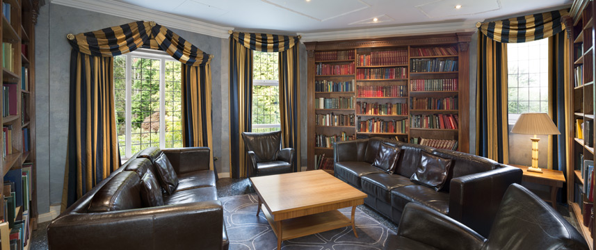 Stanneylands Hotel - Library