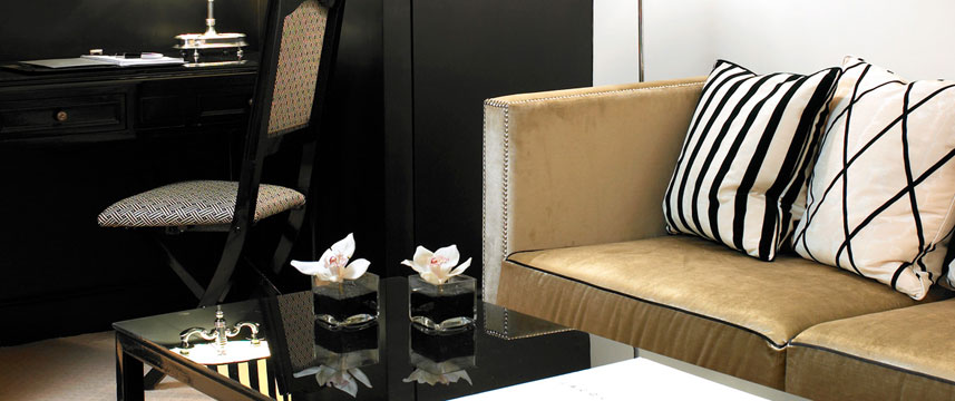 Starhotels Castille Paris - Suite Living Area Starhotels Castille Paris - Suite Living Area