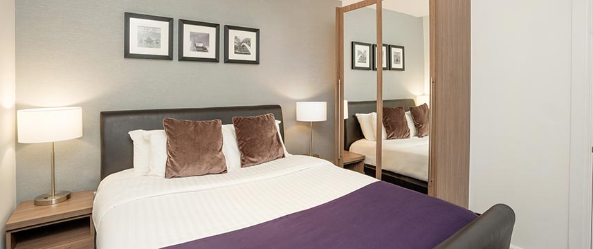 Staybridge Suites Birmingham - Suite Bed Staybridge Suites Birmingham - Suite Bed