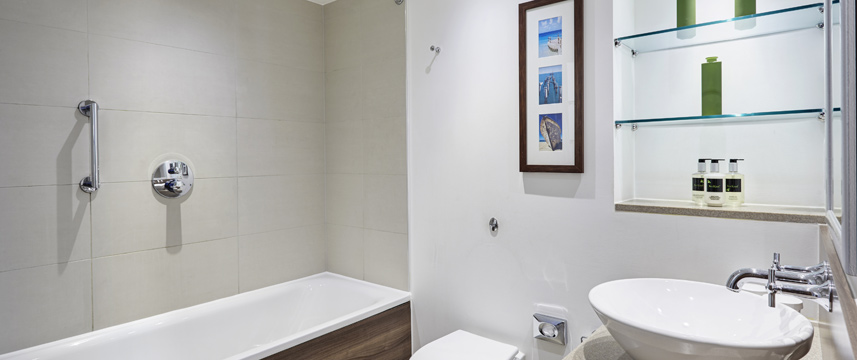 Staybridge Suites Newcastle - Bathroom