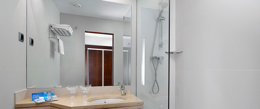 Taber Hotel - Shower Taber Hotel - Shower